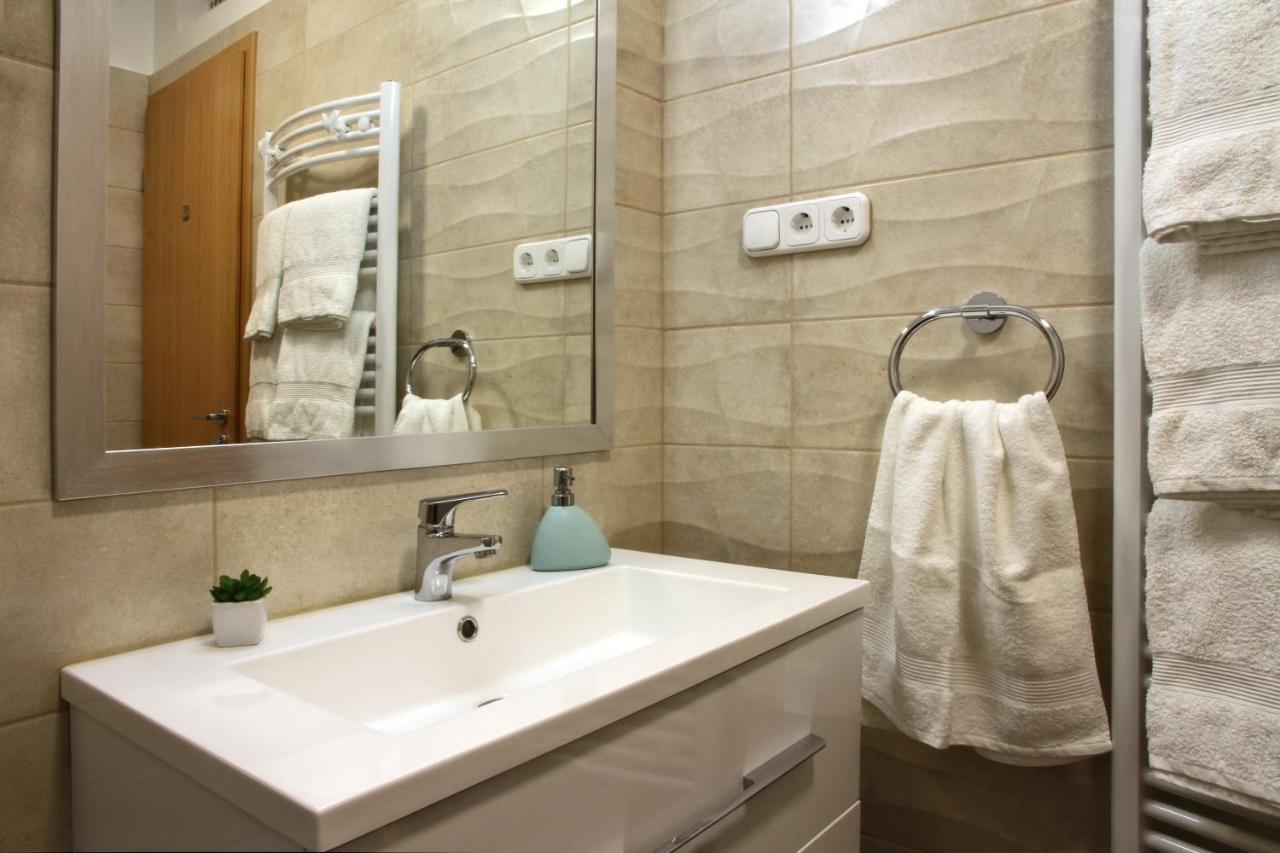 Aqua City Apartman ไฮจ์ดุสโซบอสโล ภายนอก รูปภาพ